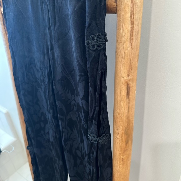 Chrissy Teigen x Revolve Matcha Pant - Picture 4 of 7